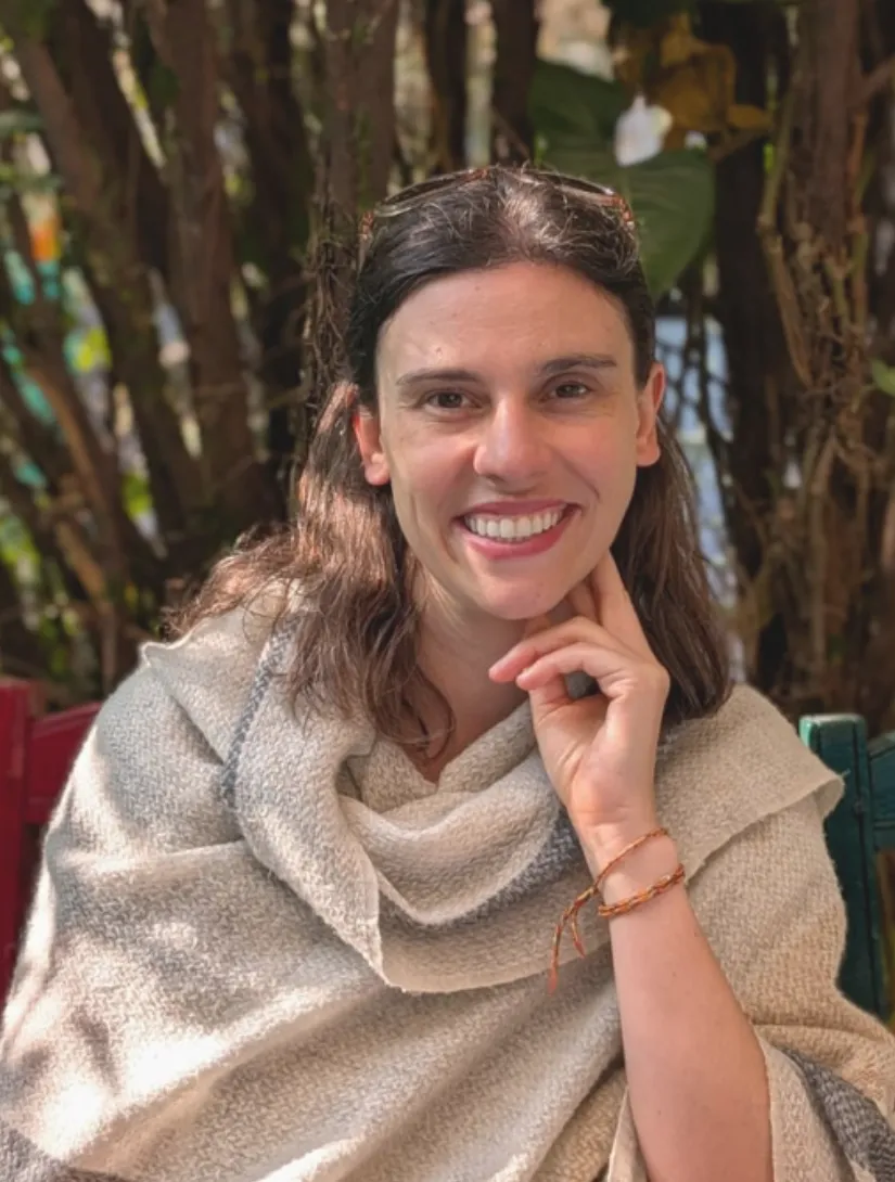 Liany Garves, professora de yoga e meditação